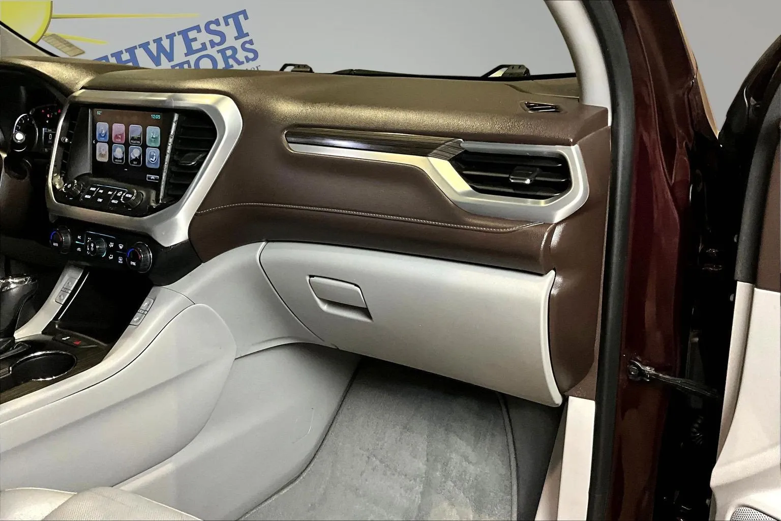 GMC Acadia photo 27