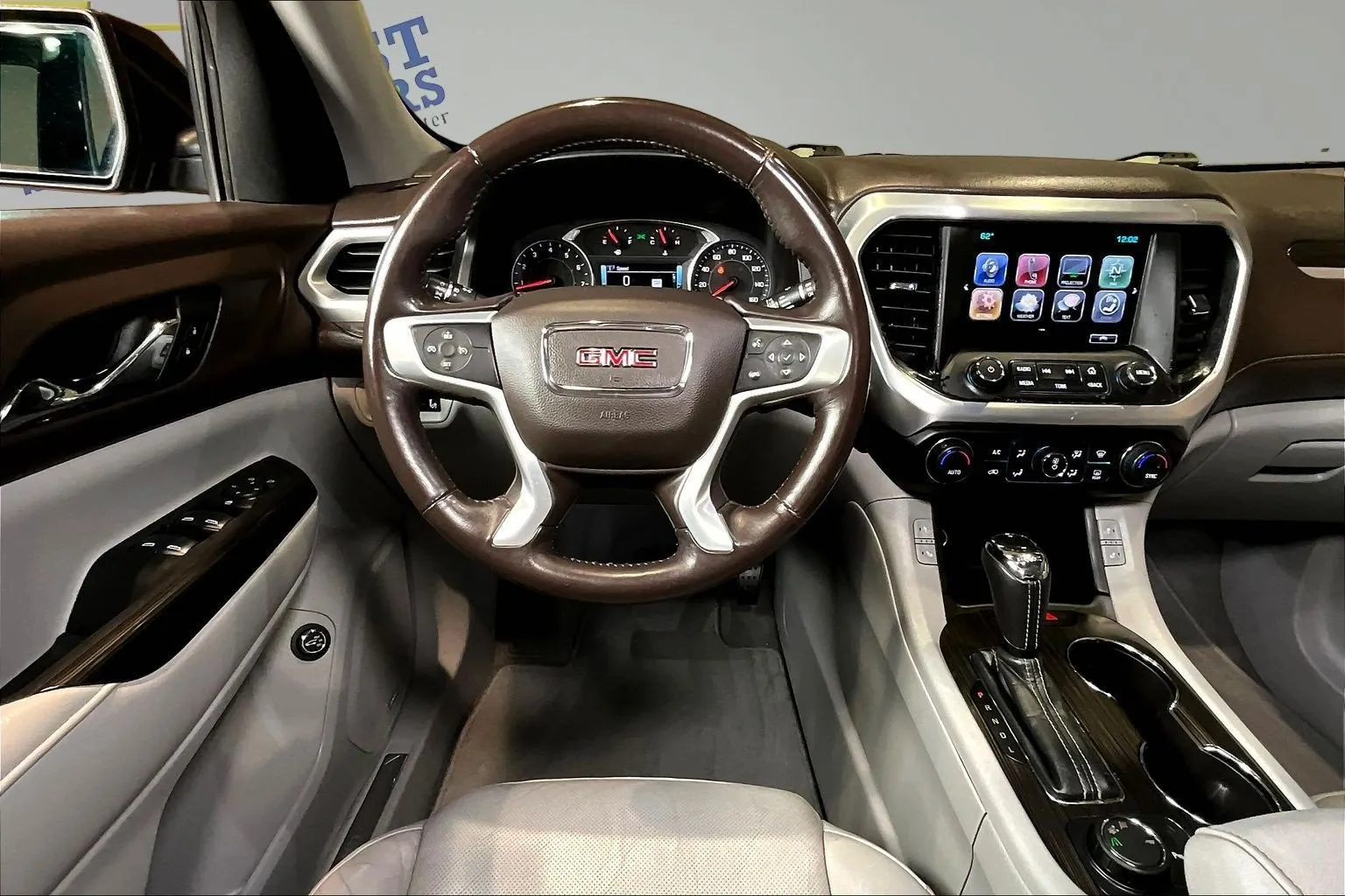 GMC Acadia photo 9