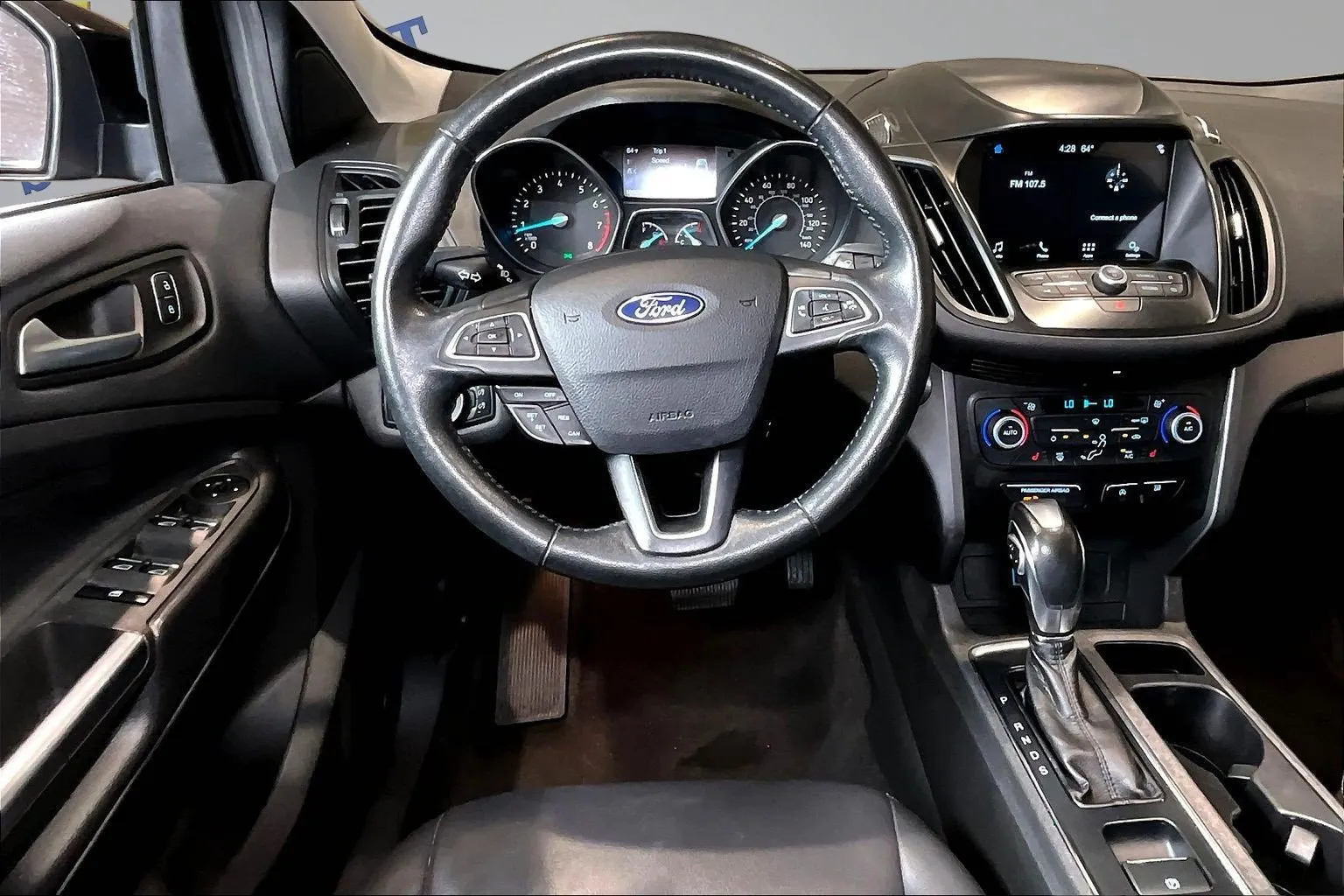 Ford Escape photo 9