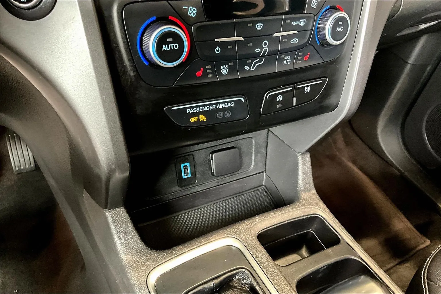 Ford Escape photo 16