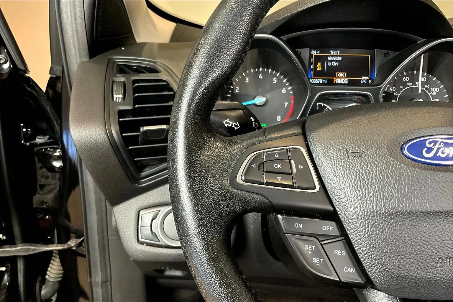 Ford Escape photo 12