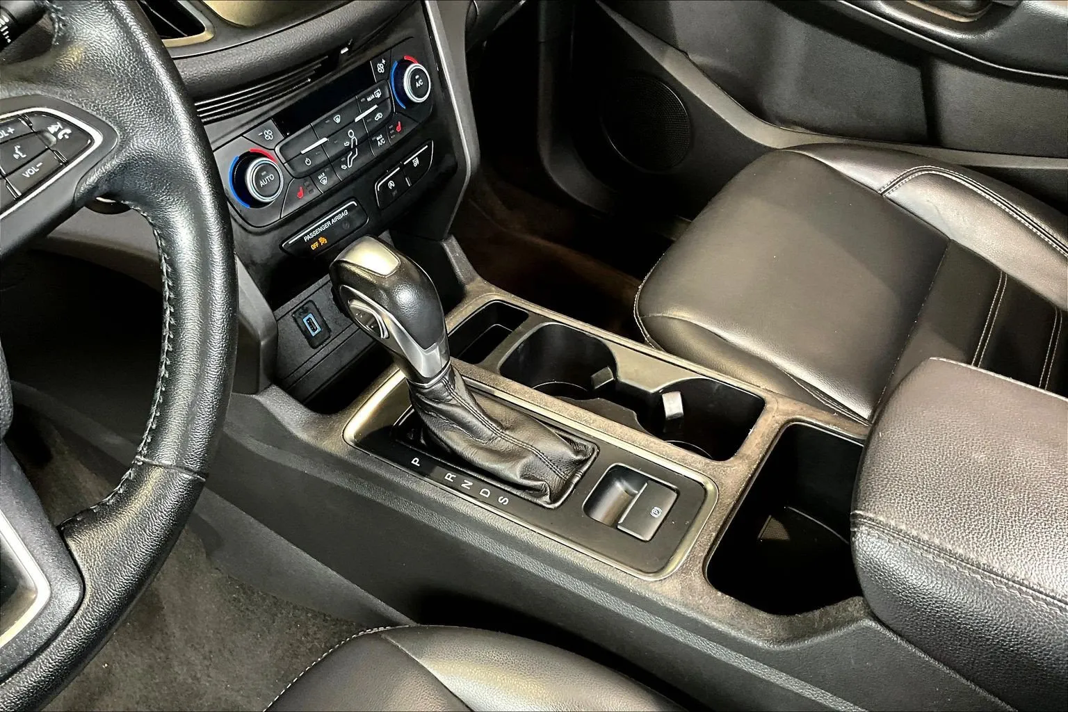 Ford Escape photo 18