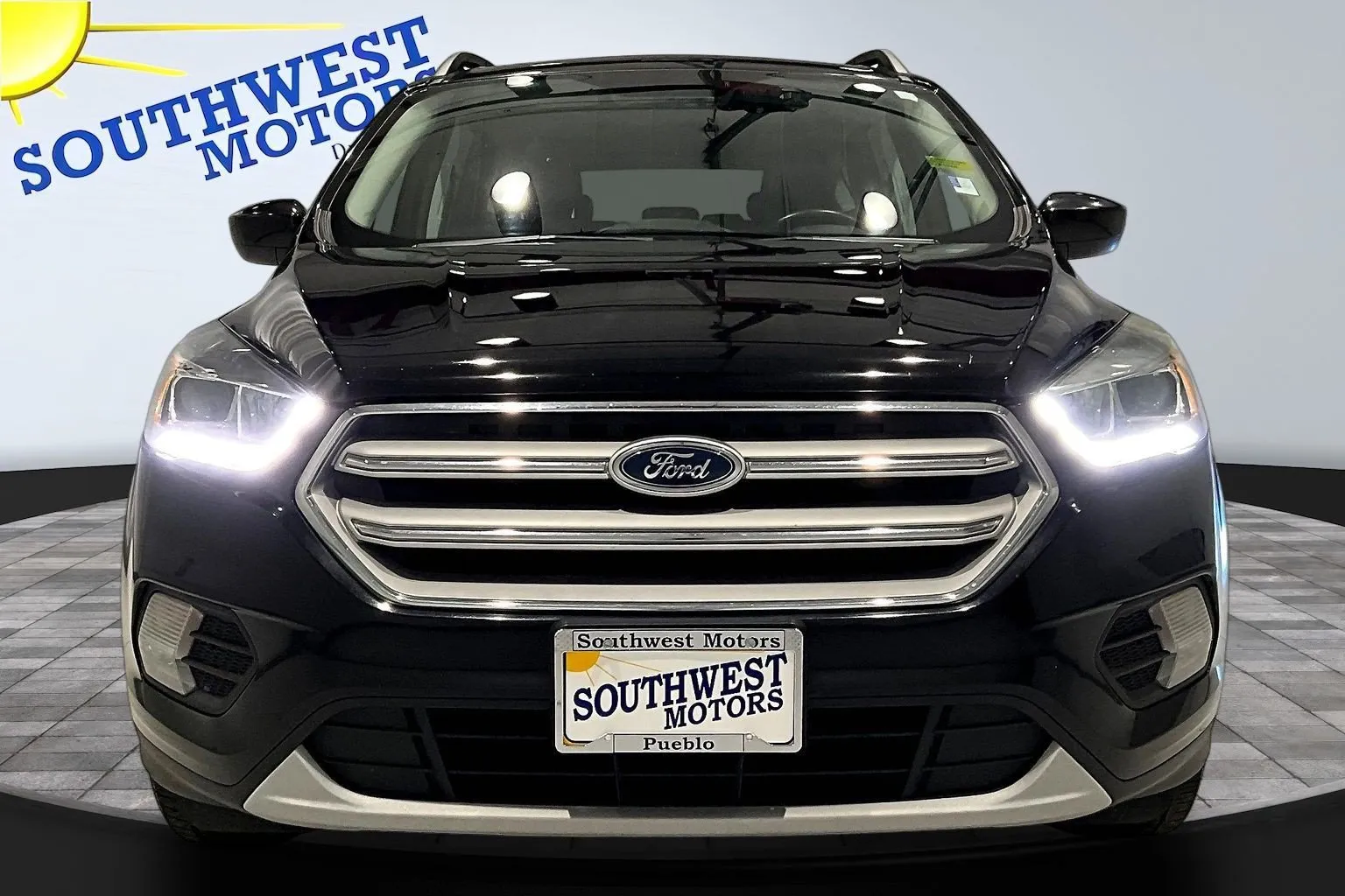 Ford Escape photo 2
