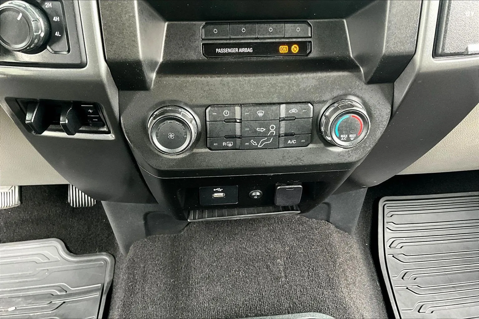 Ford F-250 photo 17