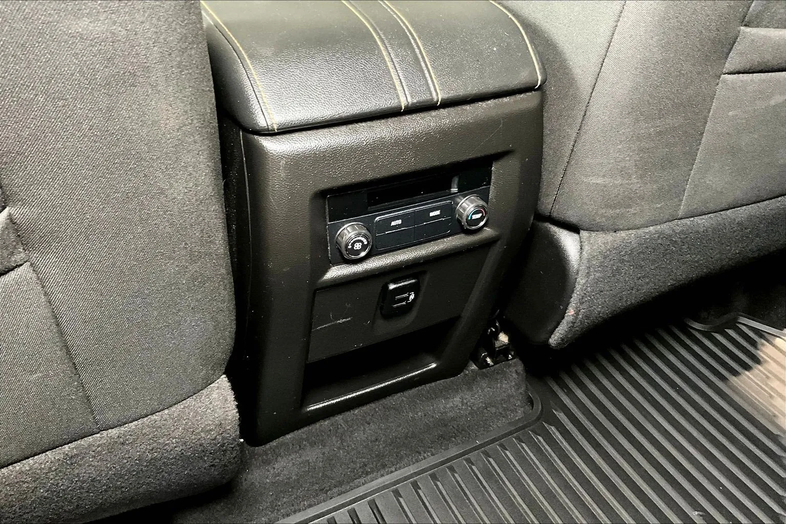 Chevrolet Traverse photo 11