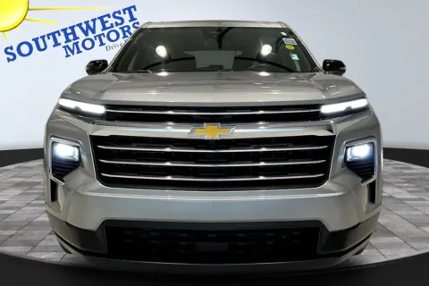 Photos of 2026 Chevrolet Traverse AWD LT for sale in Pueblo, CO at Southwest Motors