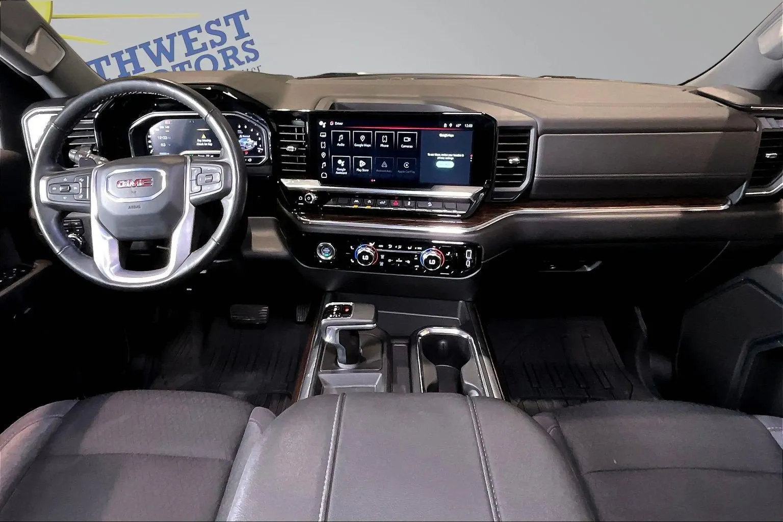 GMC Sierra photo 9