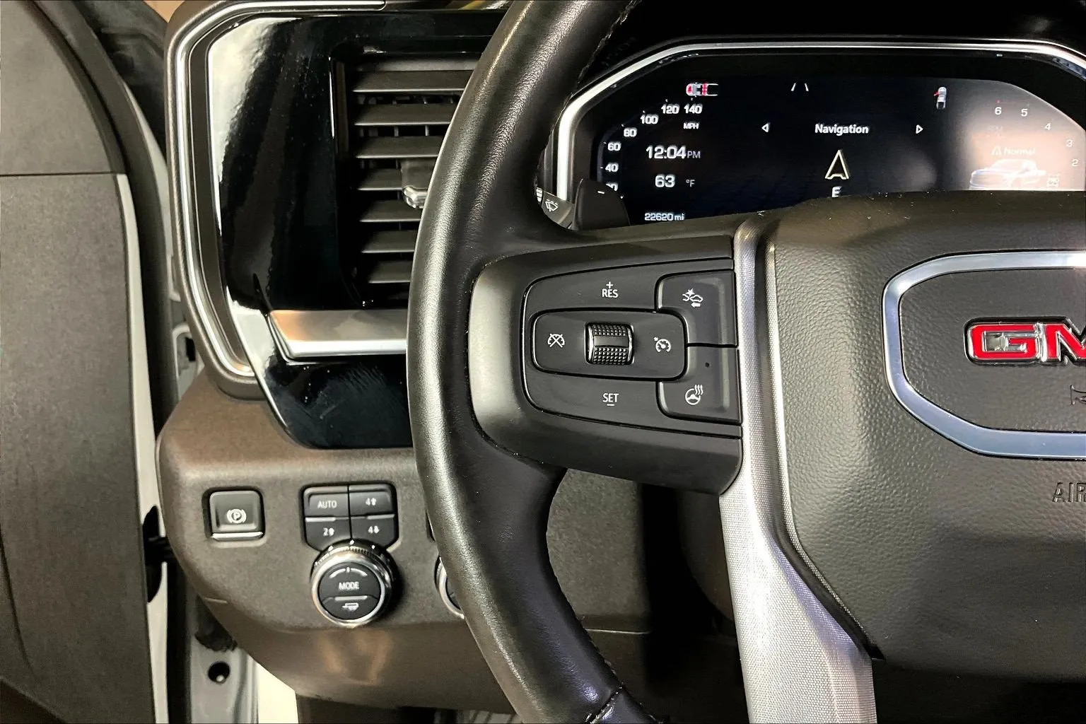 GMC Sierra photo 13