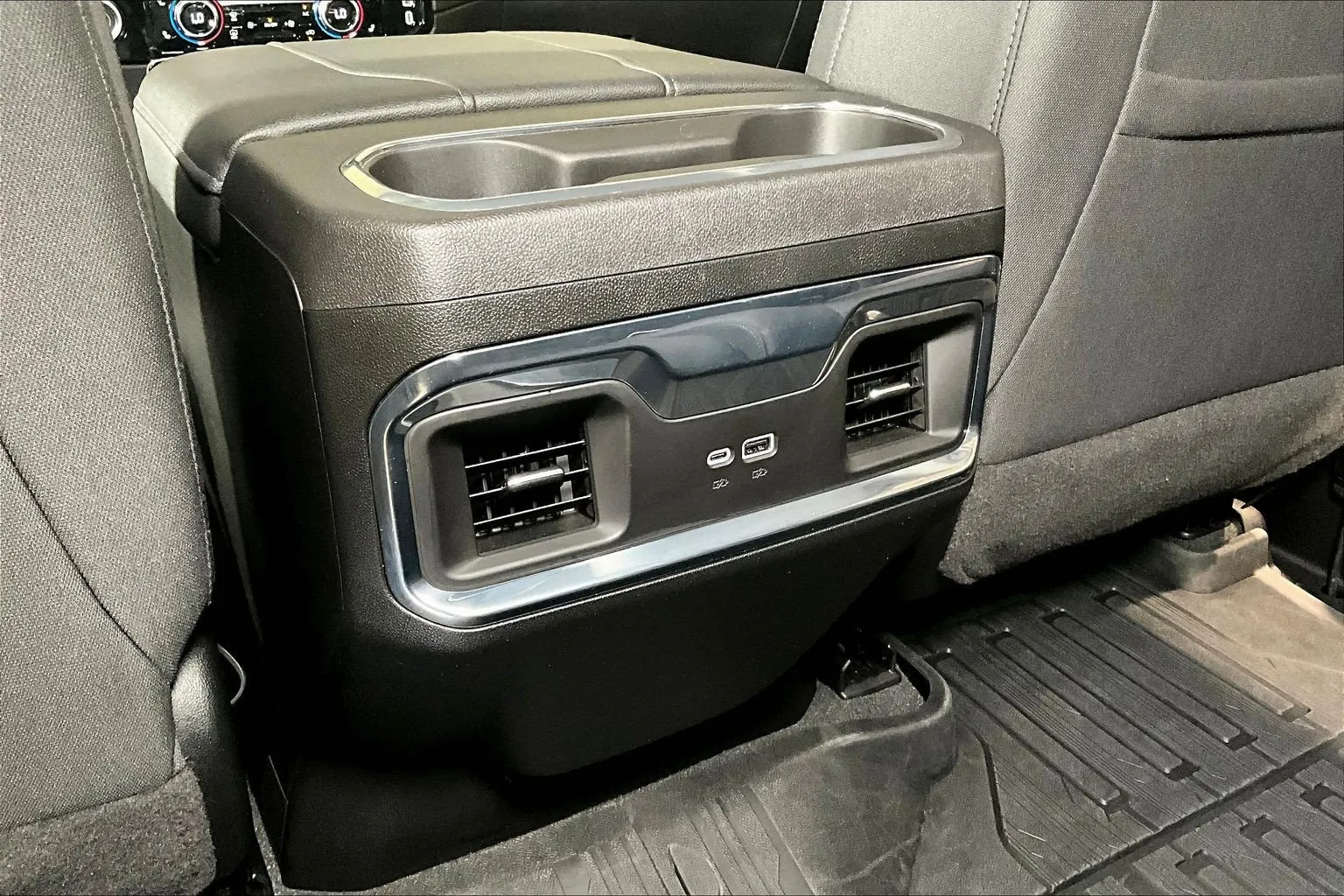GMC Sierra photo 12