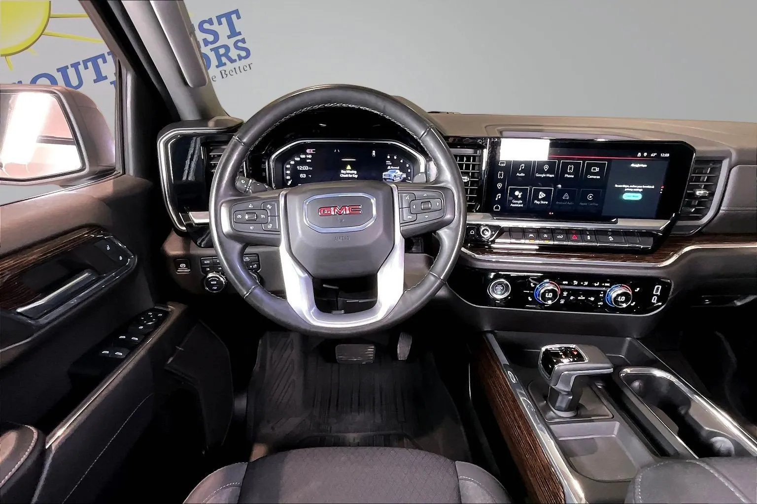 GMC Sierra photo 10