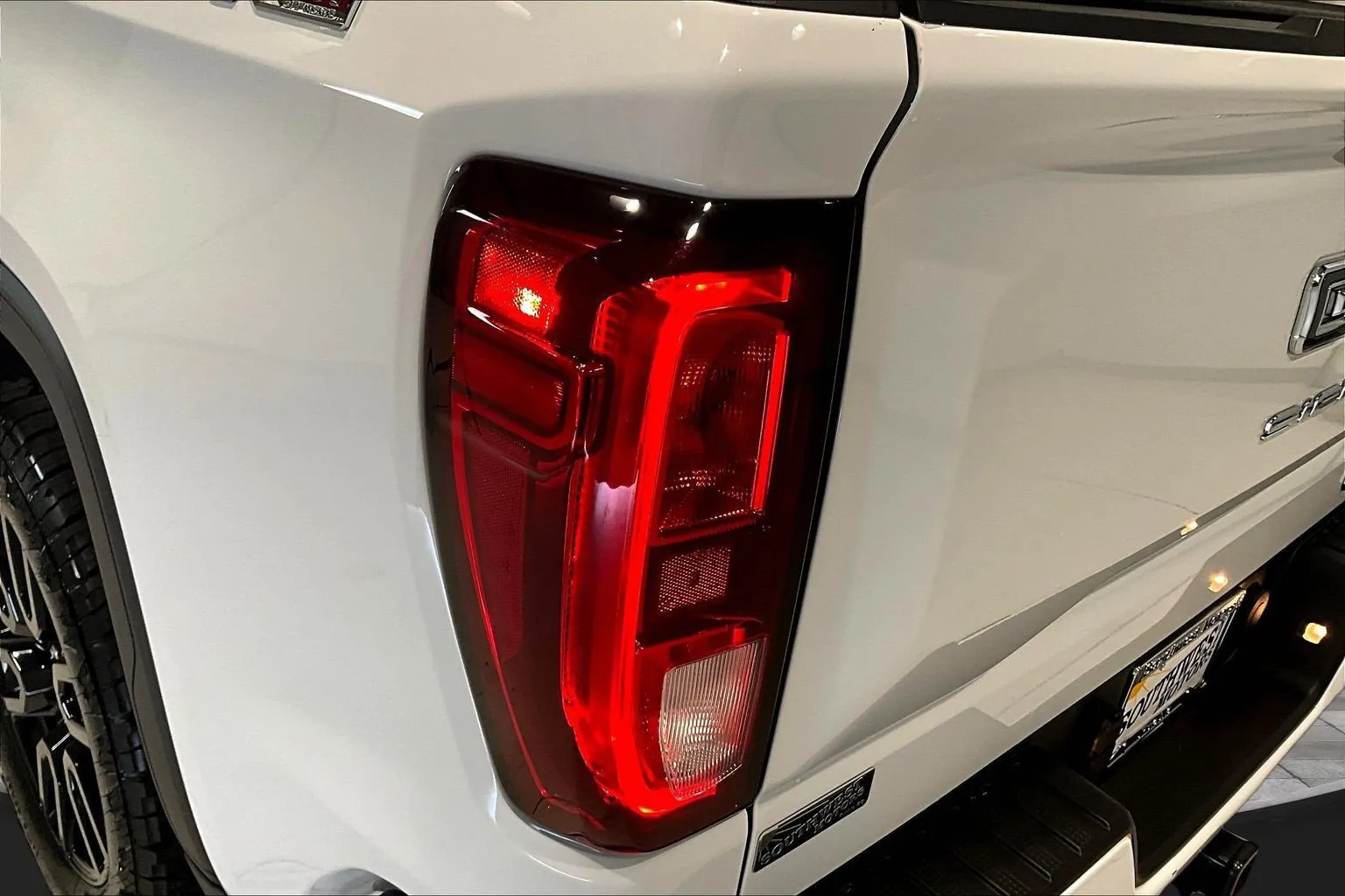 GMC Sierra photo 25