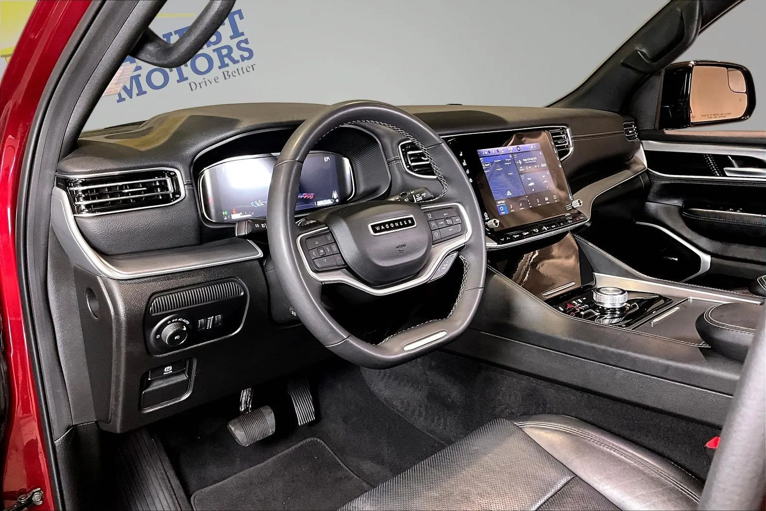Jeep Wagoneer photo 17
