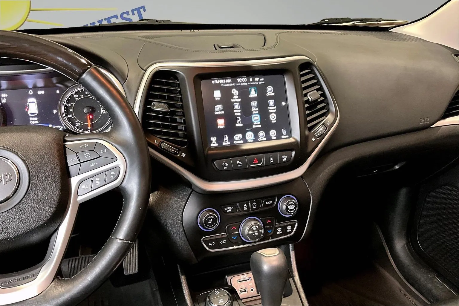 Jeep Cherokee photo 9