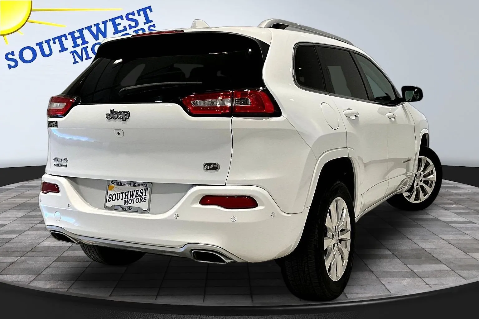 Jeep Cherokee photo 6