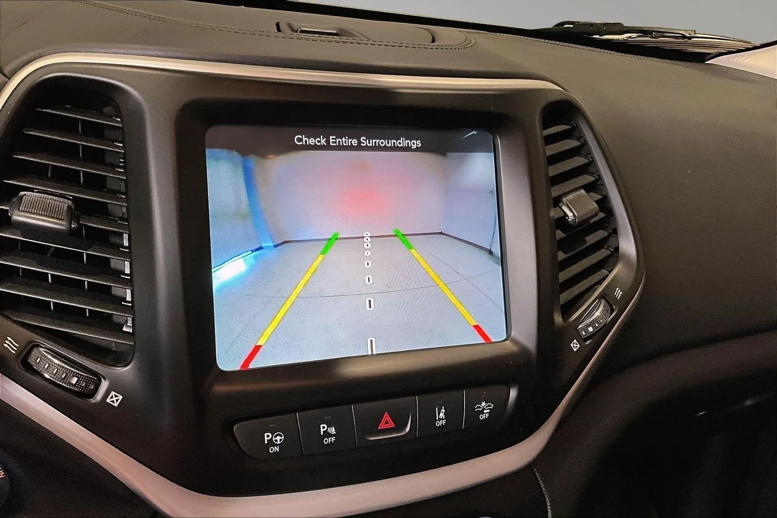 Jeep Cherokee photo 14