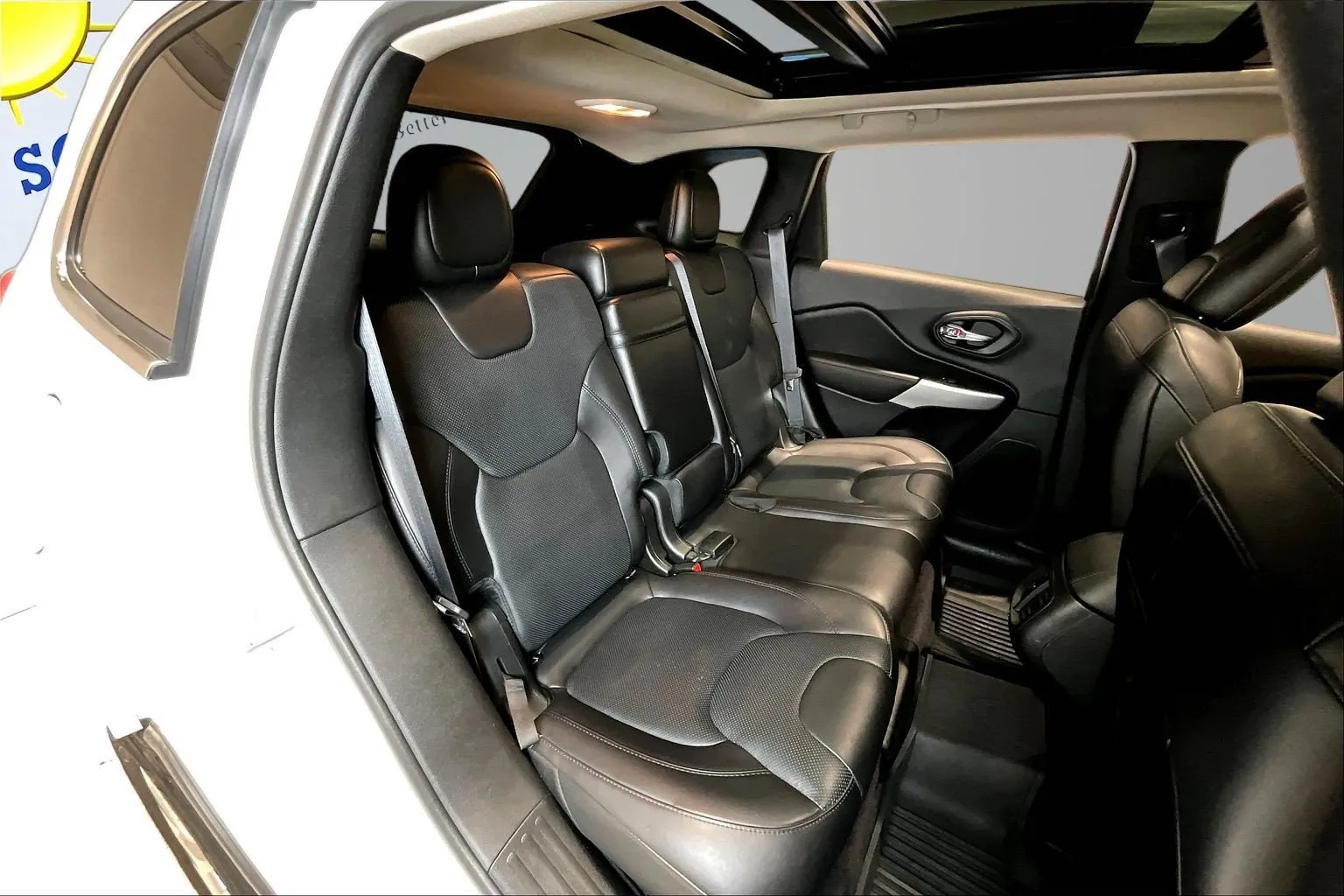 Jeep Cherokee photo 24