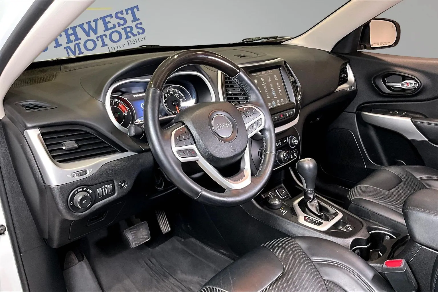 Jeep Cherokee photo 16