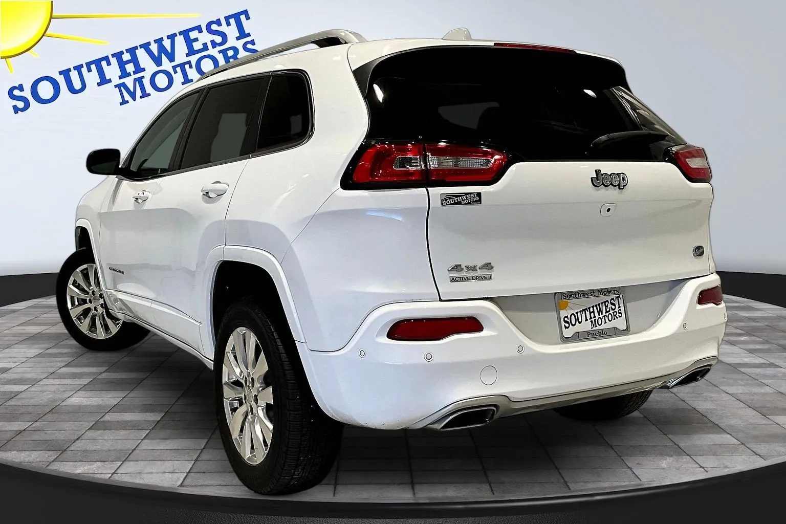 Jeep Cherokee photo 4