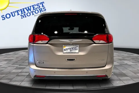 More photos of 2017 Chrysler Pacifica Limited at Southwest Motors, CO