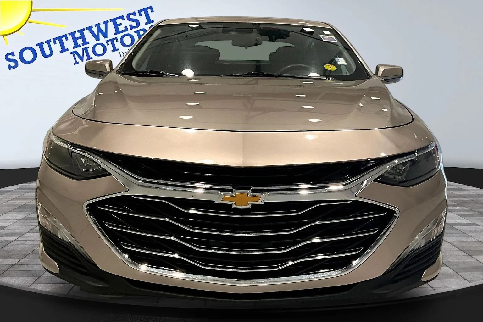 Chevrolet Malibu photo 2