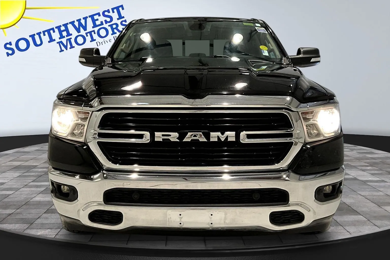 Ram 1500 photo 2