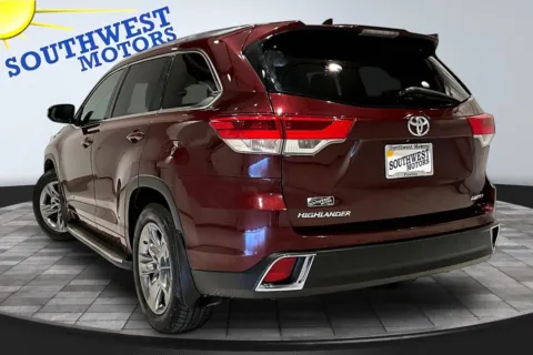 More photos of 2019 Toyota Highlander Limited Platinum at Southwest Motors, CO