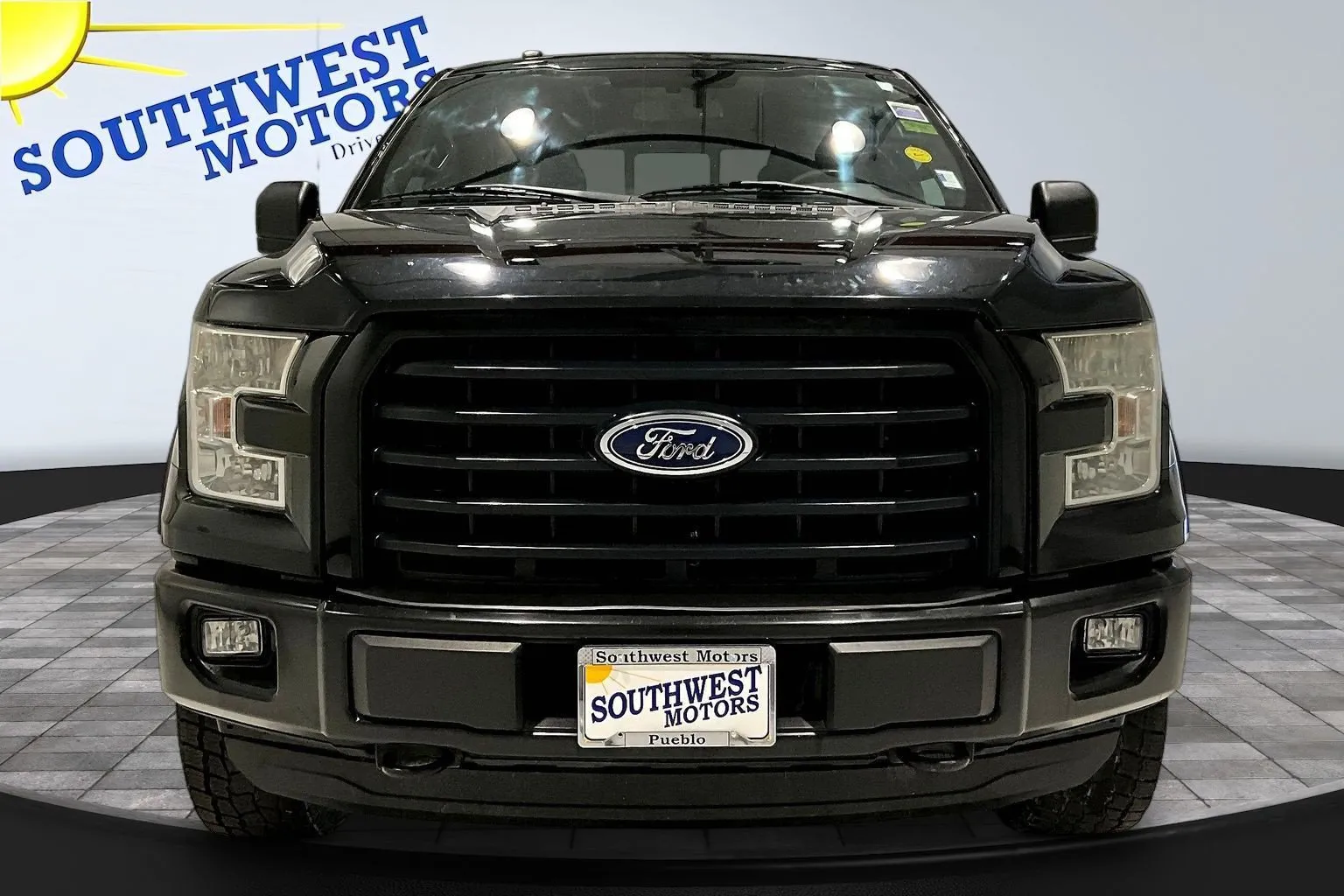 Ford F-150 photo 2