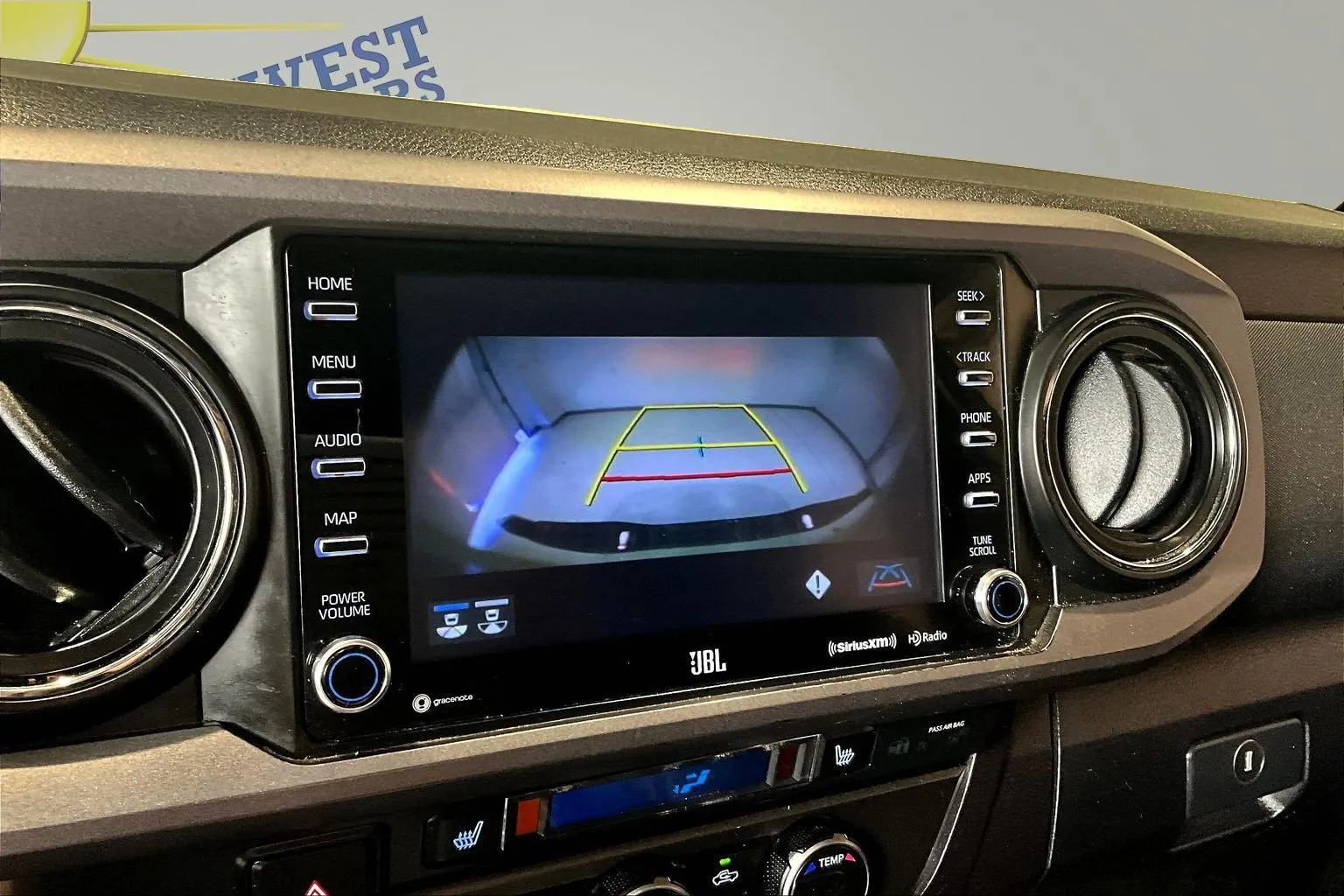 Toyota Tacoma photo 16