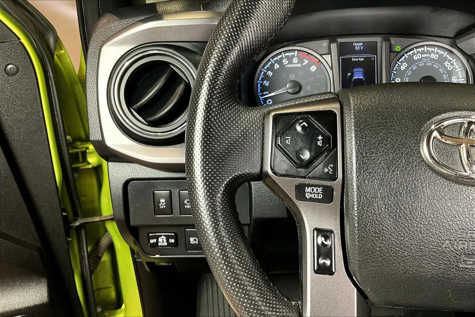 Toyota Tacoma photo 13