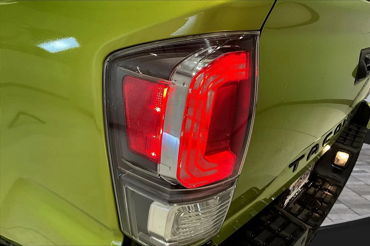 Toyota Tacoma photo 25