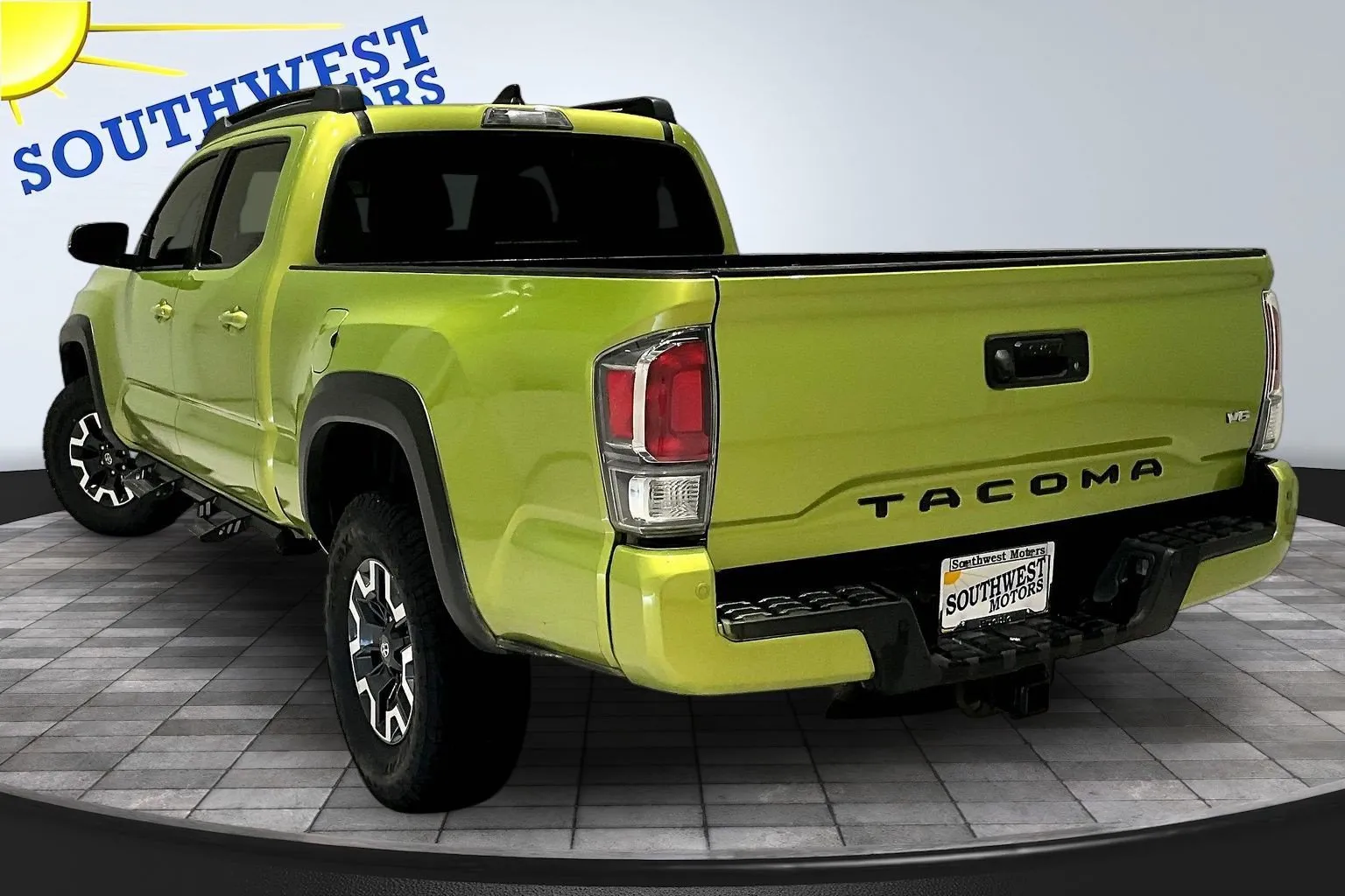 Toyota Tacoma photo 5