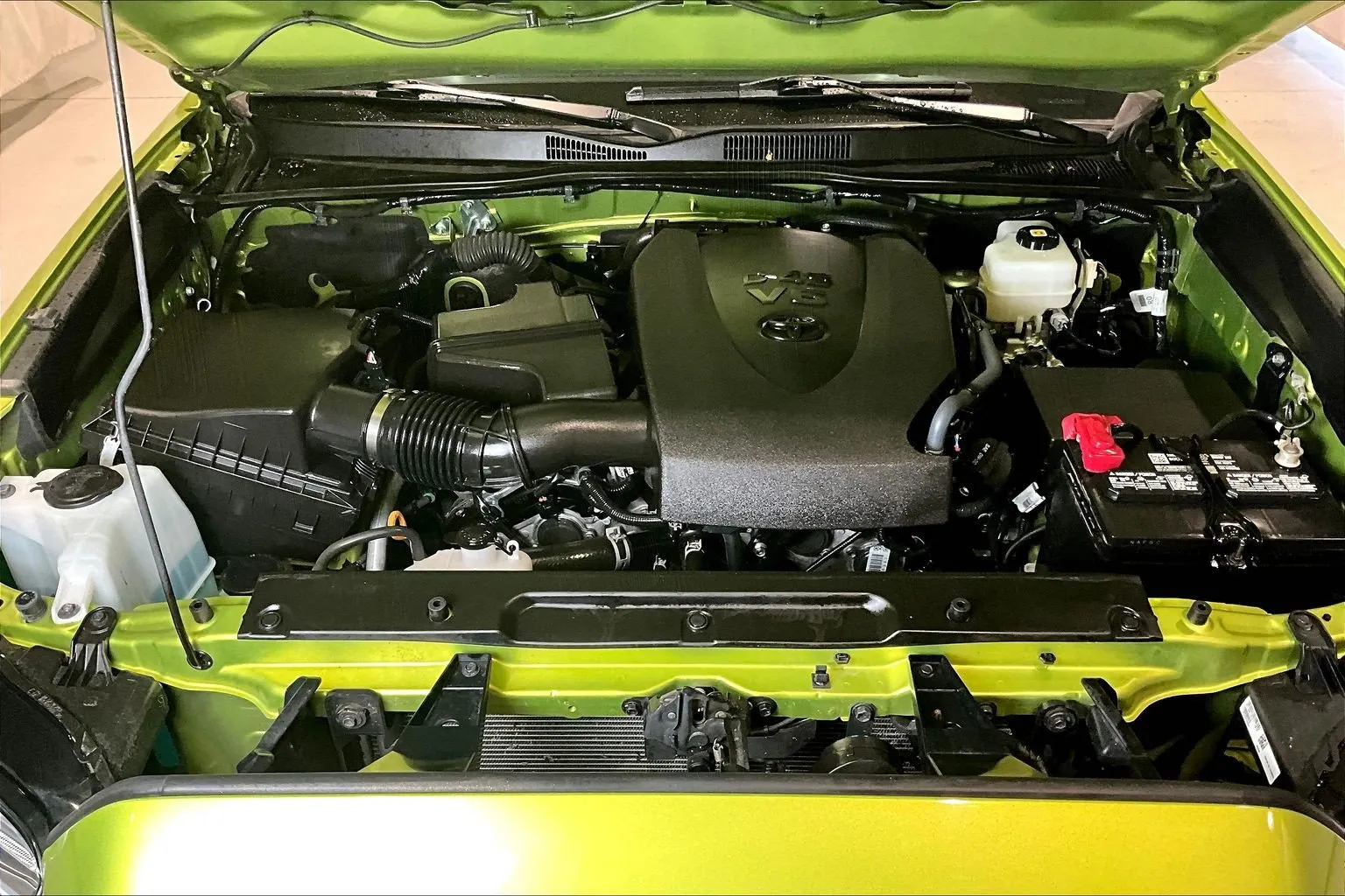 Toyota Tacoma photo 31