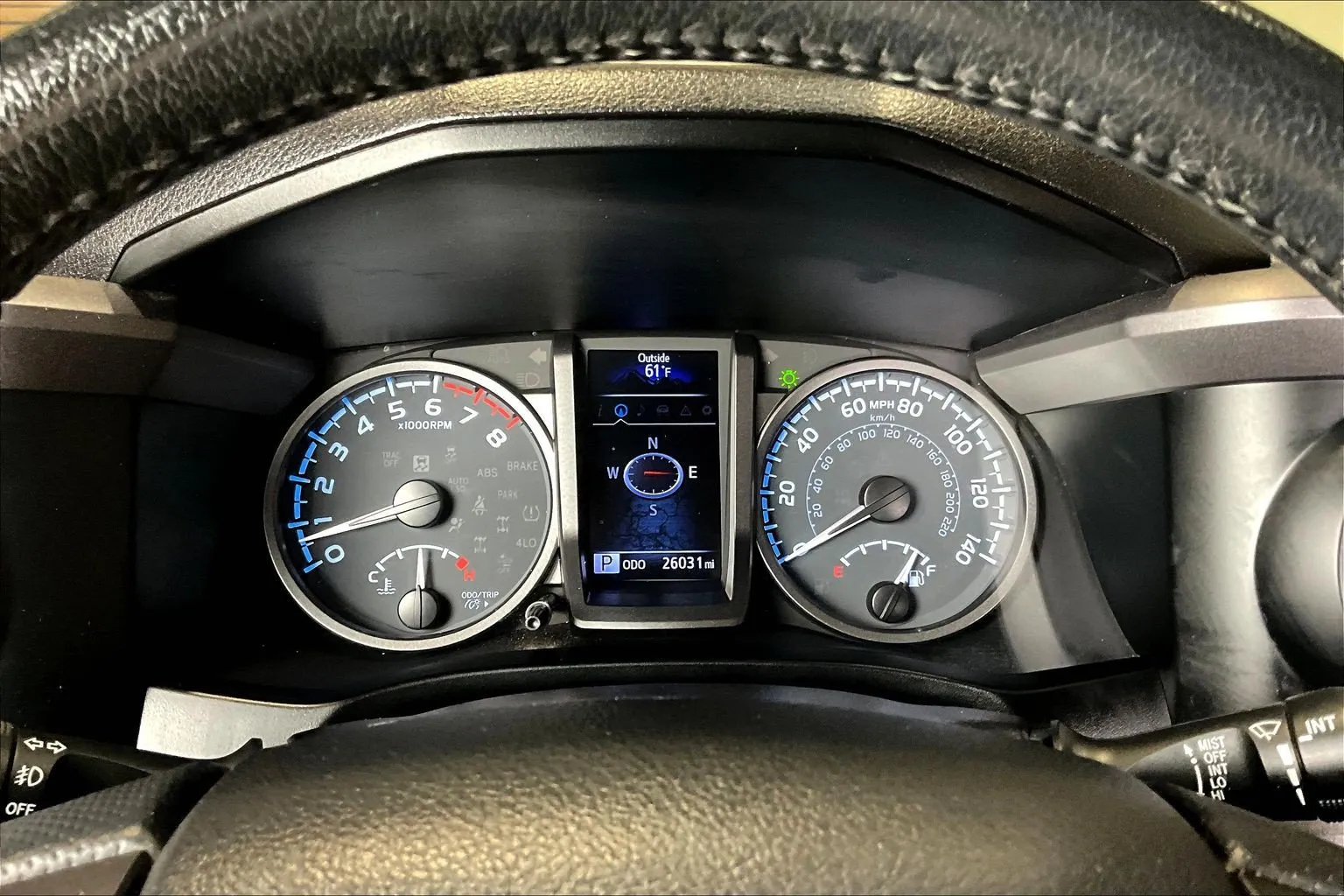 Toyota Tacoma photo 15
