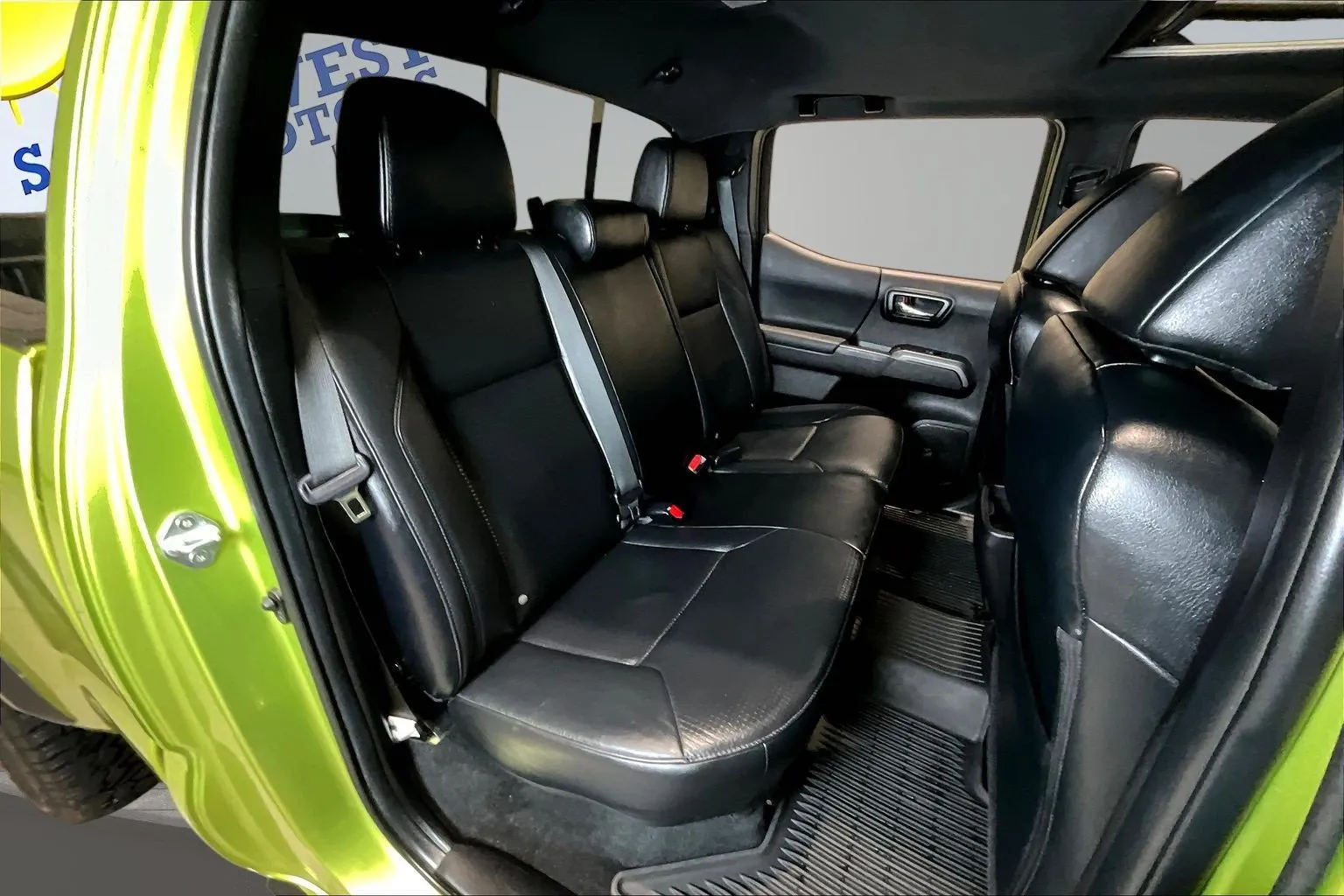Toyota Tacoma photo 26