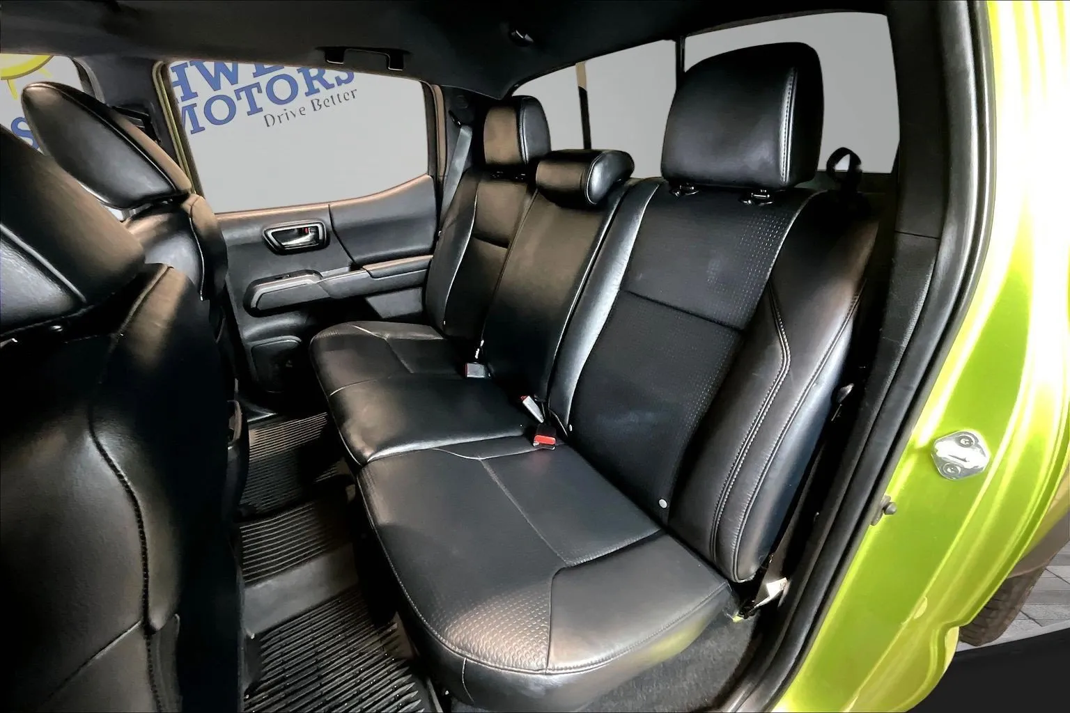 Toyota Tacoma photo 24