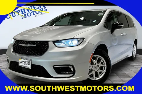 Silver 2024 Chrysler Pacifica Touring L for sale in Pueblo, CO