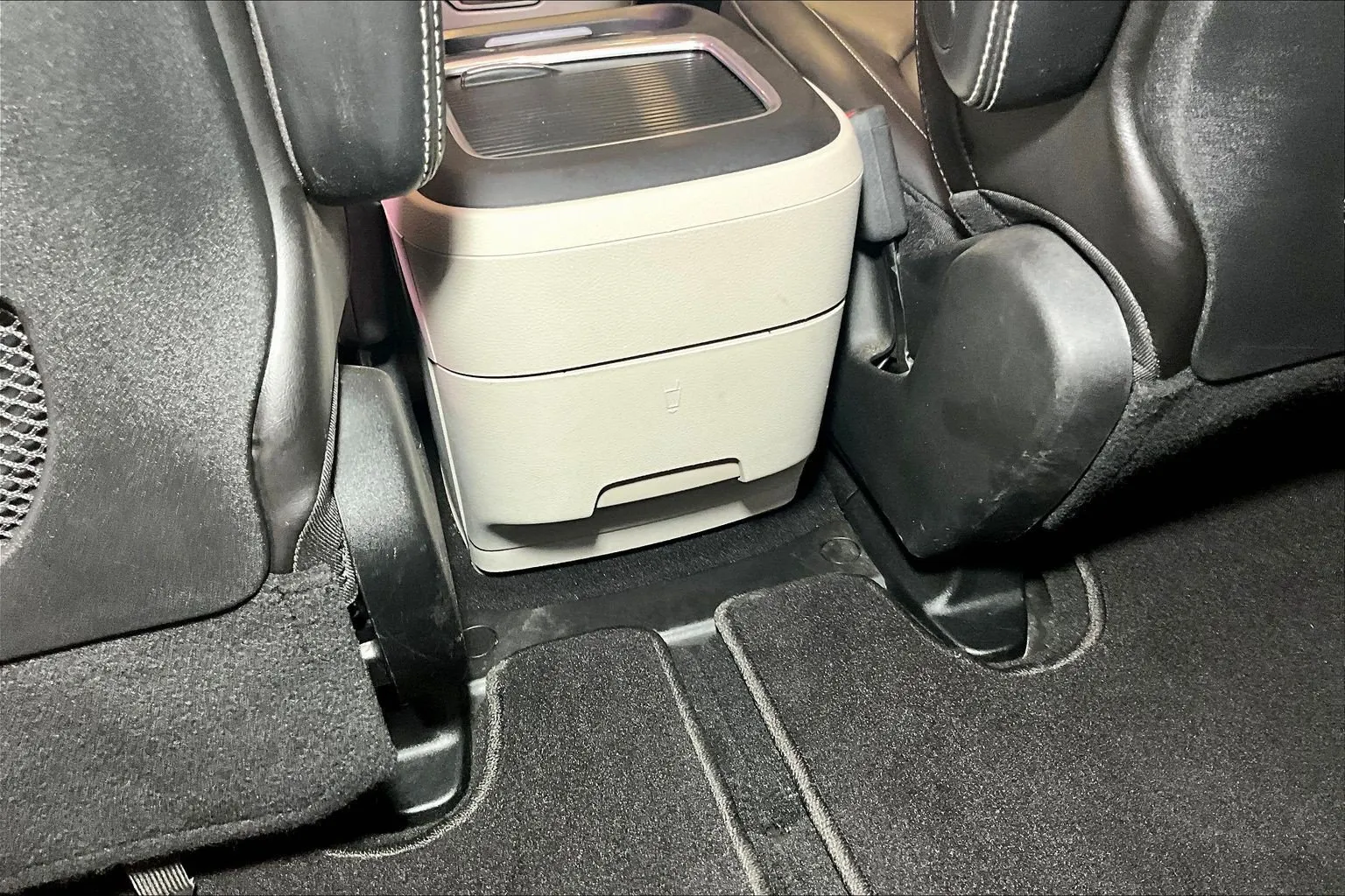 Chrysler Pacifica photo 11
