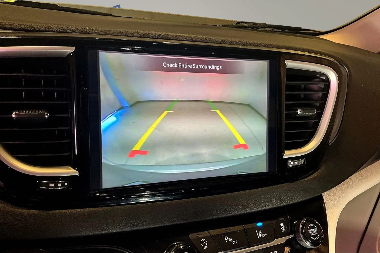 Chrysler Pacifica photo 15