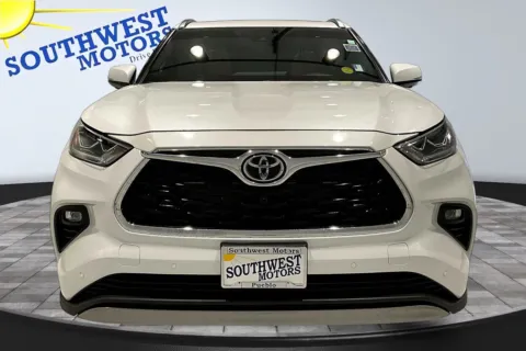 Photos of 2026 Toyota Highlander Hybrid Platinum for sale in Pueblo, CO at Southwest Motors