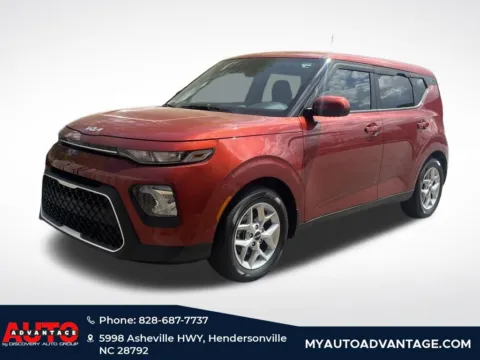 Orange 2022 Kia Soul LX for sale in Hendersonville, NC