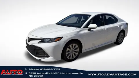 White 2018 Toyota Camry LE for sale in Hendersonville, NC