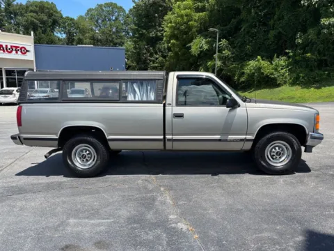 Photos of 2000 GMC C/K 2500 SL for sale in Hendersonville, NC at Auto Advantage