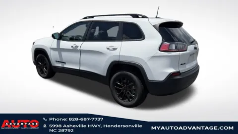 More photos of 2023 Jeep Cherokee Altitude at Auto Advantage, NC