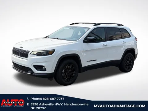 More photos of 2023 Jeep Cherokee Altitude at Auto Advantage, NC