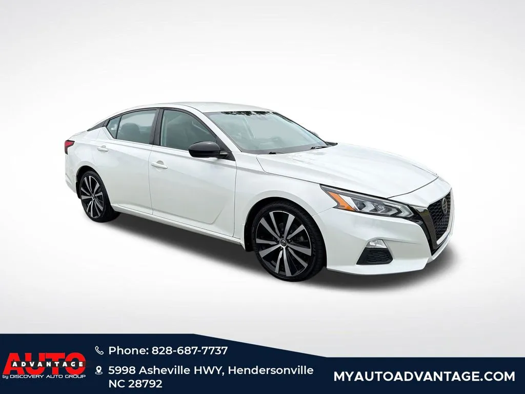 White 2020 Nissan Altima 2.5 SR for sale in Hendersonville, NC