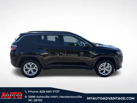 Photos of 2024 Jeep Compass Latitude for sale in Hendersonville, NC at Auto Advantage
