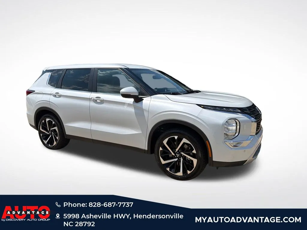 White 2024 Mitsubishi Outlander SE for sale in Hendersonville, NC