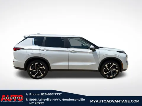 Photos of 2024 Mitsubishi Outlander SE for sale in Hendersonville, NC at Auto Advantage