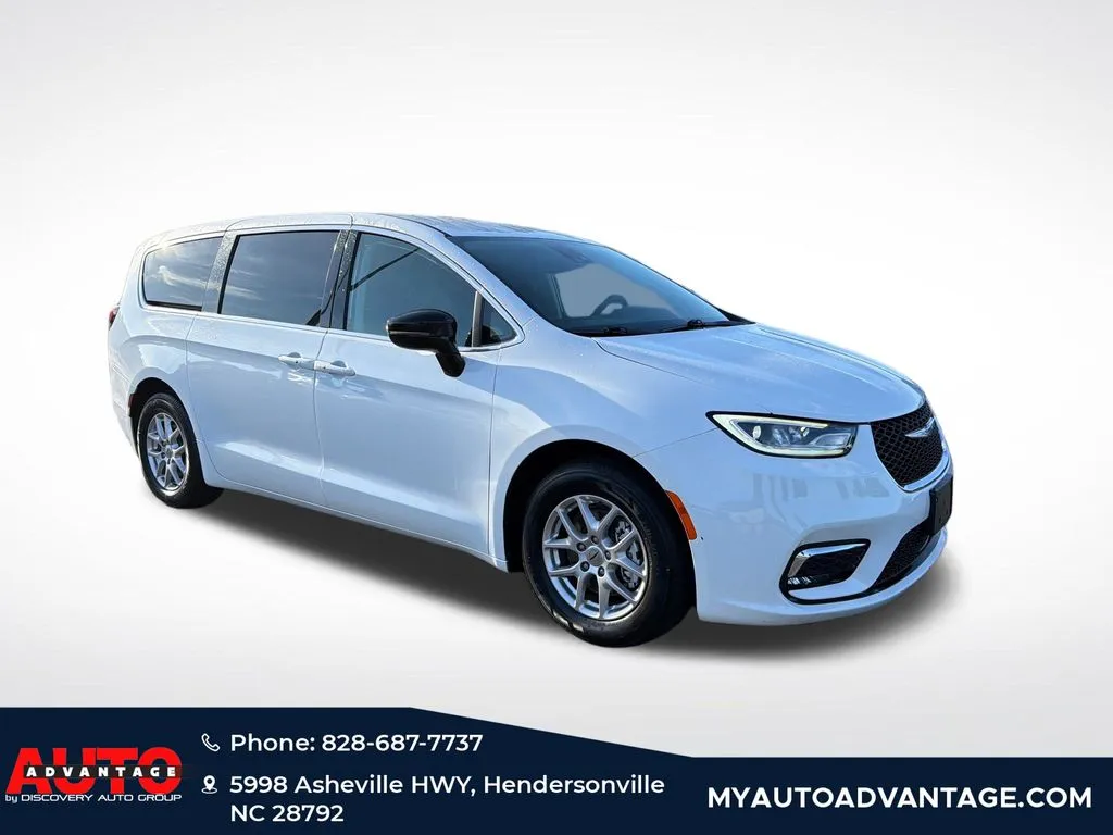 White 2024 Chrysler Pacifica Touring L for sale in Hendersonville, NC
