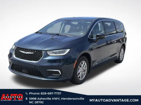 More photos of 2023 Chrysler Pacifica Touring L at Auto Advantage, NC